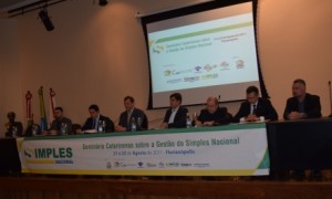 Gestores catarinenses abordam Simples Nacional durante seminário em Florianópolis