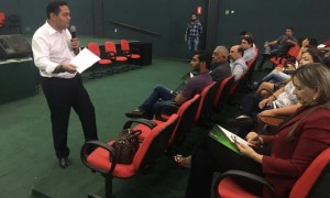 Prefeitos tocantinenses debatem atrasos em repasses em áreas essenciais para a gestão municipal
