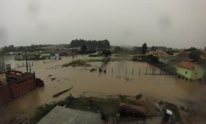 Chuvas causam mortes e estragos em Santa Catarina