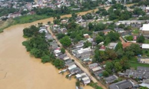 Cheias dos rios assolam vários Municípios do Acre e do Amazonas