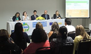 Seminário Internacional que propõe debate sobre a violência contra as mulheres recebe autoridades