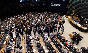 Hoje é o último dia para deputados apresentarem emendas à reforma da Previdência