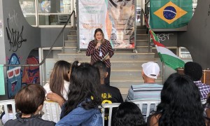 Migrante venezuelana relata experiência ao ser acolhida pela CNM durante evento na Cáritas brasileira