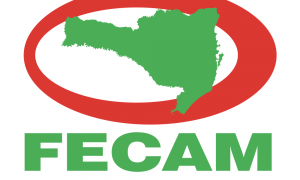 Convênio que possibilitará cobrança do ISS de cartões é assinado pelo presidente da FECAM