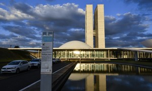 Senado aprova MP com limite de renda para beneficiários do BPC