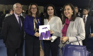 MMM acompanha sessão do Senado e convida senadoras Leila e Simone Tebet para a Marcha