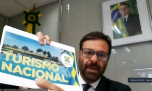 Diretor-presidente da Embratur explica como a agência vai fomentar o turismo nacional para superar crise