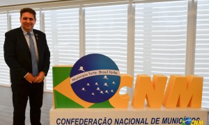 Área de turismo da CNM recebe visita do presidente da AMM