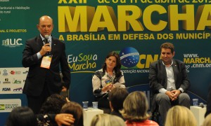 Repasses federais, estratégia para idosos e política da primeira infância pautam painel de Assistência Social