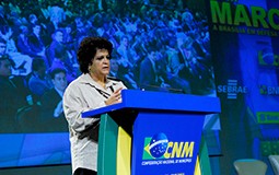 Ministra do Meio Ambiente fala de Resíduos Sólidos e Cadastro Ambiental Rural na XVIII Marcha
