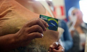 Publicada MP que garante adicional complementar do Auxílio Brasil e do Auxílio Gás
